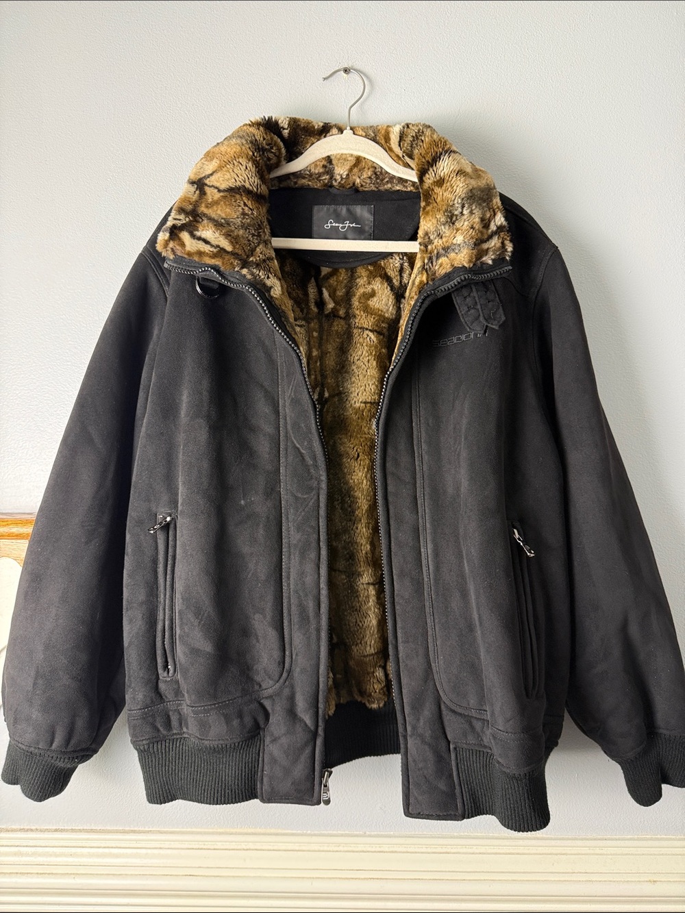 Vintage Sean John Black Bomber Jacket with Brown Faux-Fur Lining. Faux Suede.